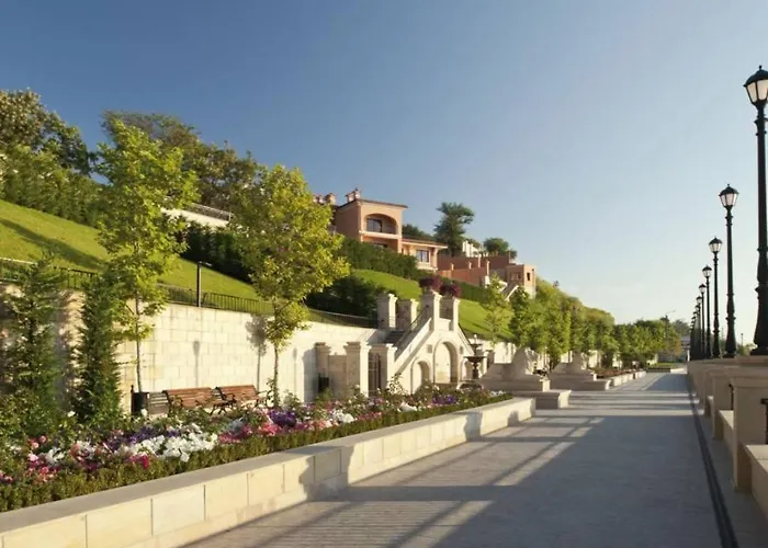 Апартаменти Cosy 1-bedroom In *